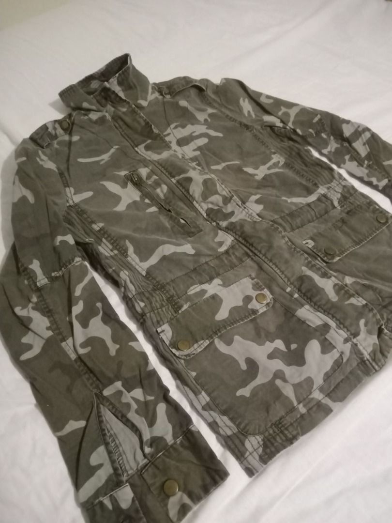 LOVE TREE Women s Camo Military Jacket Small Green Multi Long Sleeve Pockets Women s Fashion Coats Jackets and Outerwear on Carousell
