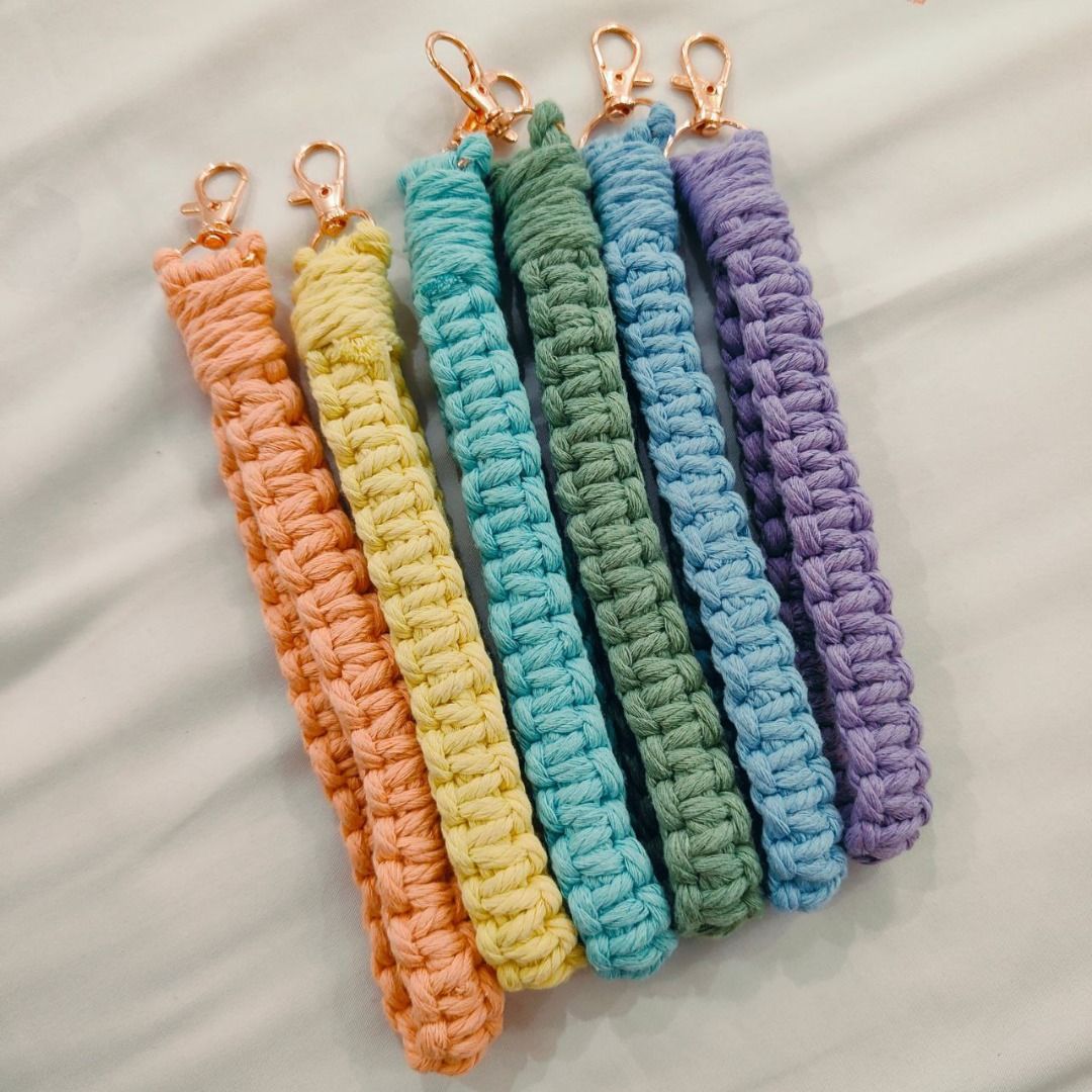 Macrame Workshop (Category: Handmade Craft) located in Singapore. Submitted by craftysummer_ (Listing ID 1317721829, Image 3). Description: This workshop introduces crafters to the art of macrame, where they will learn to create their very own stylish wristlets or water bottle straps. In this workshop, participants will learn to: - Understand the different types of cords and their uses. - Explore color combinations to personalize the design. - Le