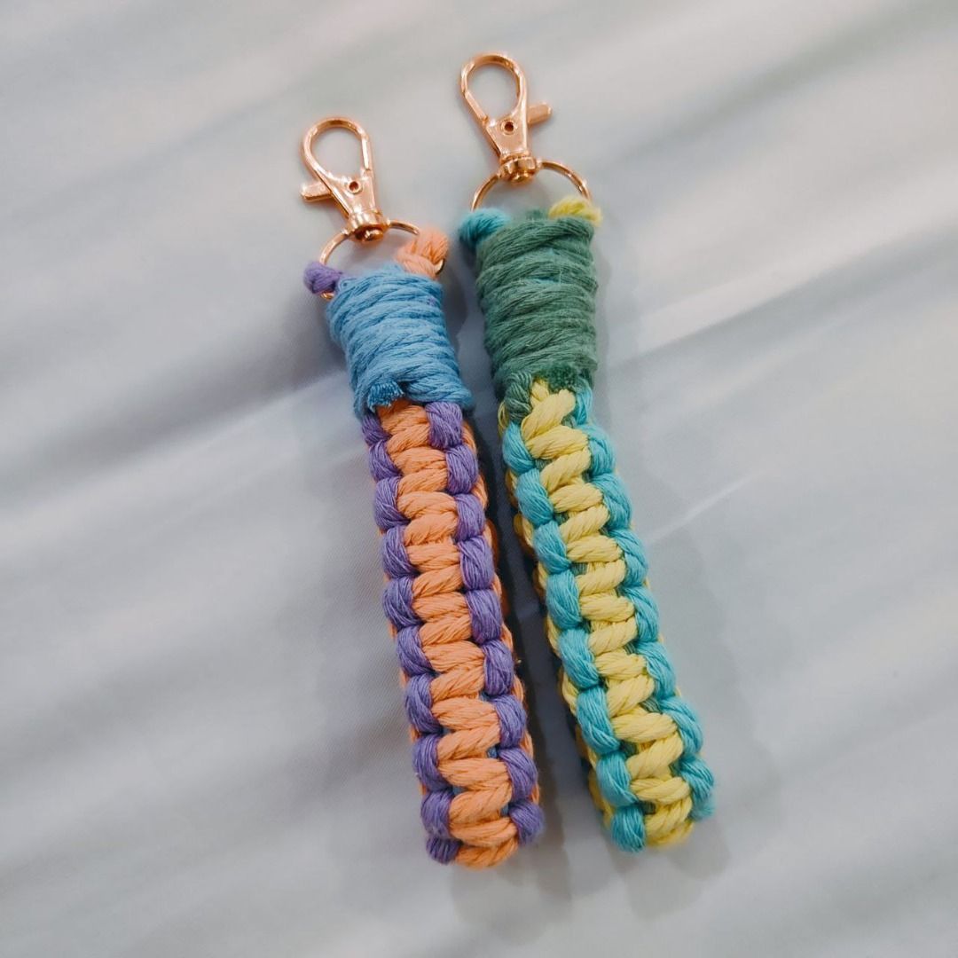 Macrame Workshop (Category: Handmade Craft) located in Singapore. Submitted by craftysummer_ (Listing ID 1317721829, Image 2). Description: This workshop introduces crafters to the art of macrame, where they will learn to create their very own stylish wristlets or water bottle straps. In this workshop, participants will learn to: - Understand the different types of cords and their uses. - Explore color combinations to personalize the design. - Le