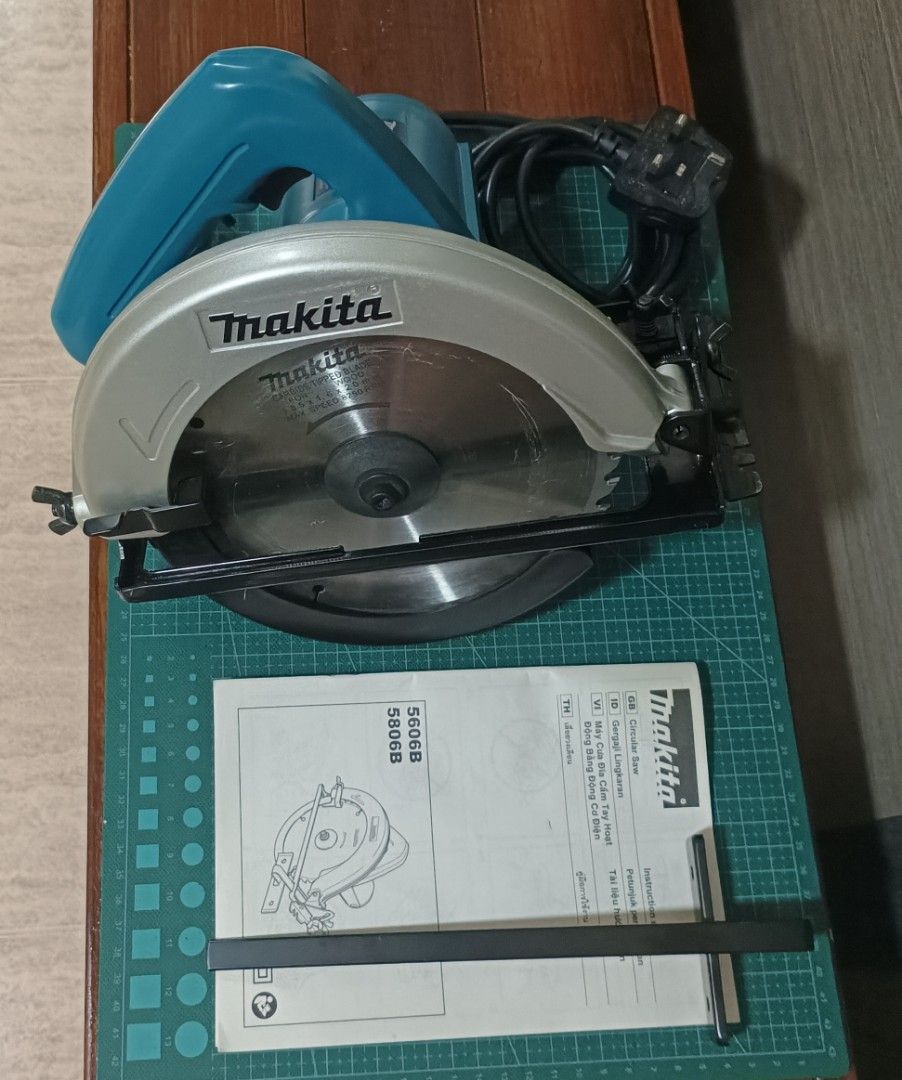 Makita 5606b circular saw best sale