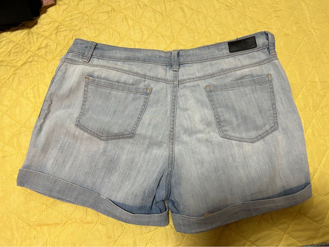 Maong shorts (Category: Shorts) located in Quezon City. Submitted by peg905 (Listing ID 1317847109, Image 2). Description: Decluttering Maong shorts - fits size 30.