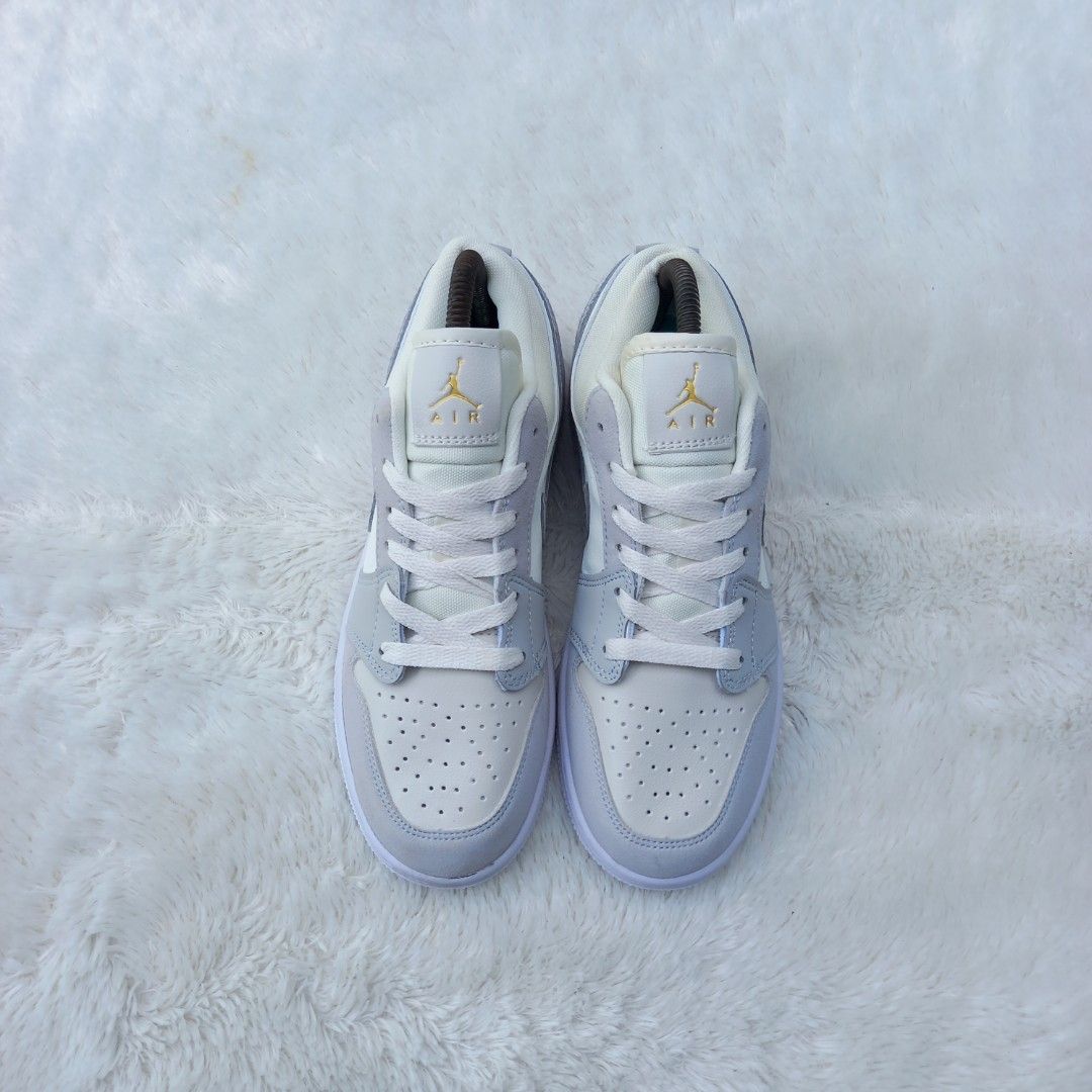 NIKE AIR JORDAN LOW PARIS, Fesyen Wanita, Sepatu di Carousell
