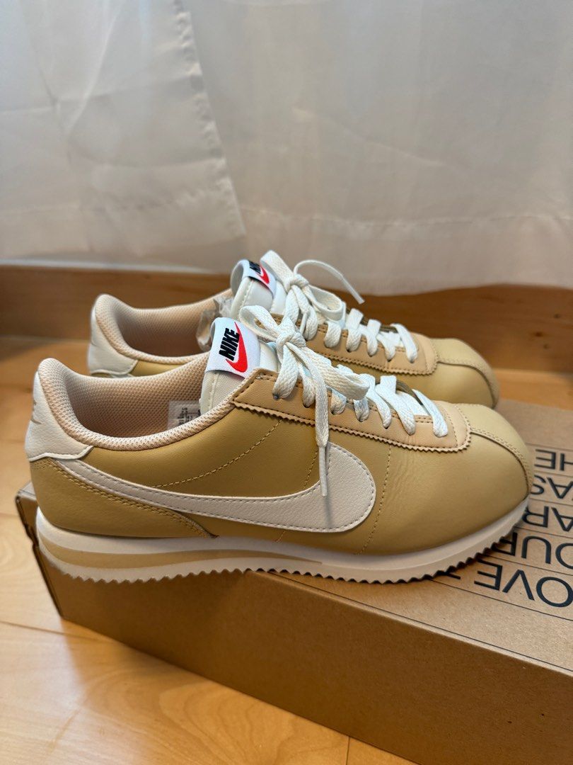 Women's classic cortez leather running shoes discount