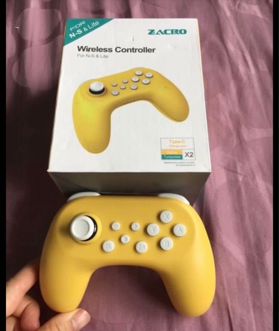 Nintendo Switch Controller (Category: Controllers) located in Singapore. Submitted by fast_good_and_cheap (Listing ID 1317753656, Image 1). Description: Blk 467b yishun ave 6 Yishun mrt.