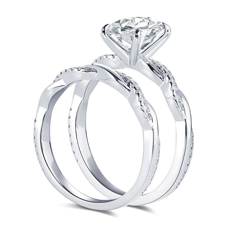 Oval shape engagement ring. (Category: Rings) located in Taguig. Submitted by little_toto (Listing ID 1317844996, Image 1). Description: Specifications of oval shape engagement ring: Metal: Sterling silver, S925. Main stone: Moissanite diamond. Shape: Oval. Size: 2.0 ct approx. Ring type: Engagement. Ring set for women. Occasion: Engagement, anniversary, wedding. Gift idea for girlfriend, partner, wife. No tarnish, no fade. Scratch resistance. Hy