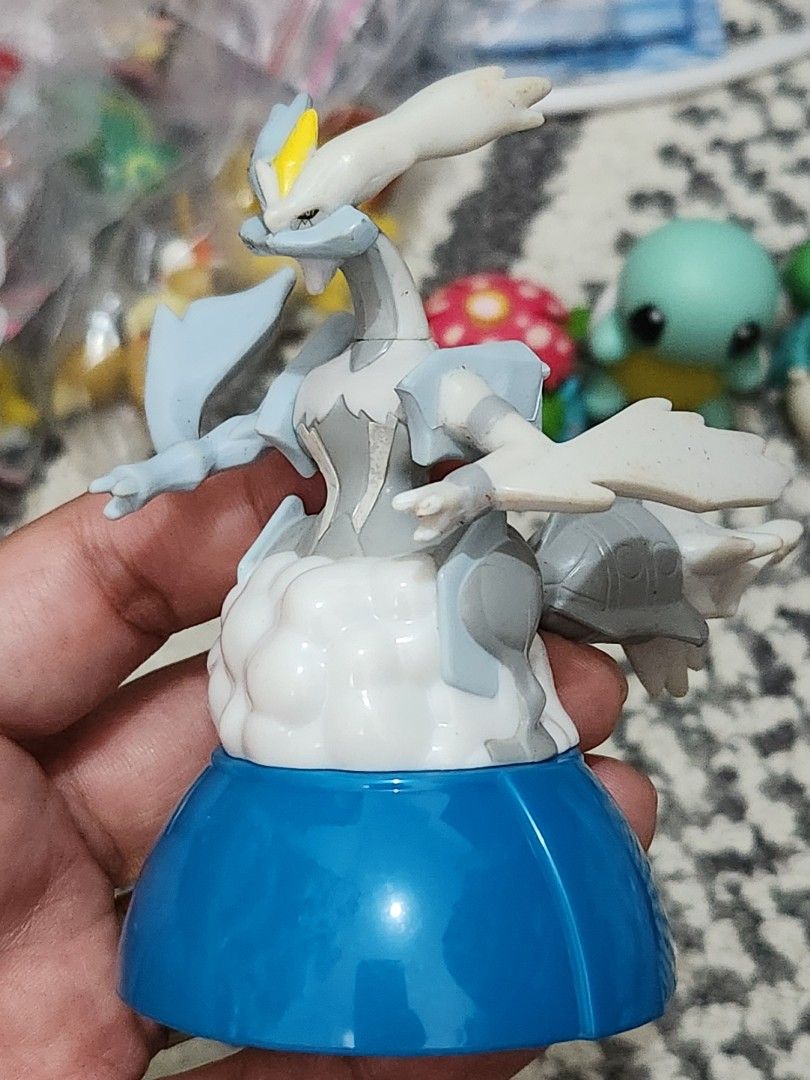 Pokemon McDo Large Figure: White Kyurem and Oshawott (Category: Figurines & Statues) located in Imus. Submitted by veganistic (Listing ID 1317878663, Image 3). Description: 100% Japan Merch Preloved 2012 Approx. 10 cm Oshawott 500 White Kyurem 650.