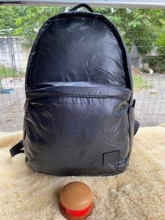 (Kategori: ) berada di . Dikirim oleh gudang_tas_palu (ID iklan 1317778022, Gambar 1). Deskripsi: .