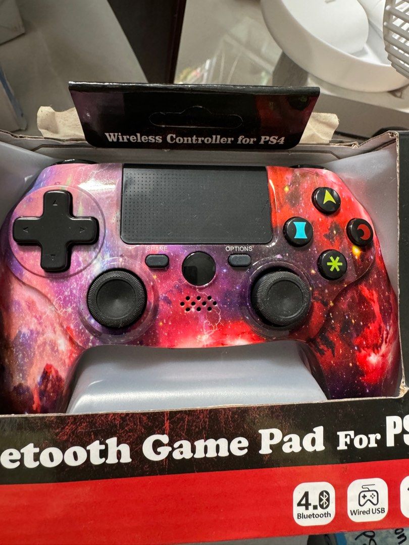 PS4 Controller (Category: Controllers) located in Singapore. Submitted by fast_good_and_cheap (Listing ID 1317752052, Image 2). Description: Blk 467b yishun ave 6 Yishun mrt .