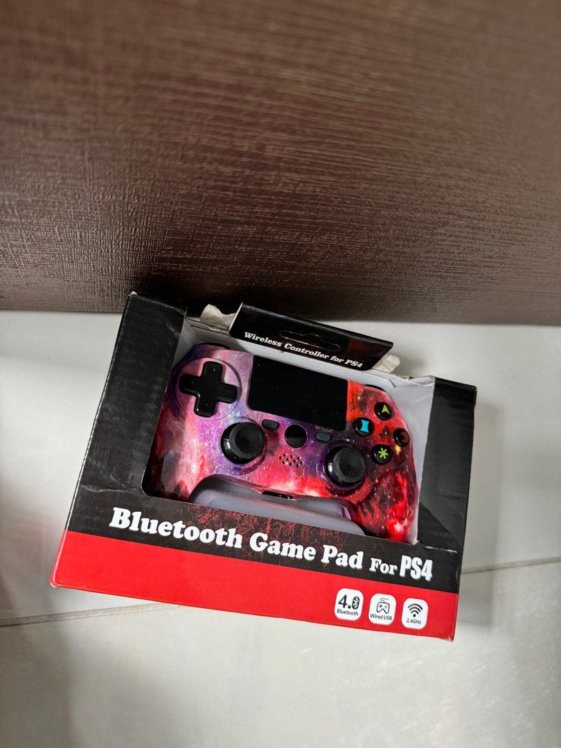PS4 Controller (Category: Controllers) located in Singapore. Submitted by fast_good_and_cheap (Listing ID 1317752052, Image 3). Description: Blk 467b yishun ave 6 Yishun mrt .