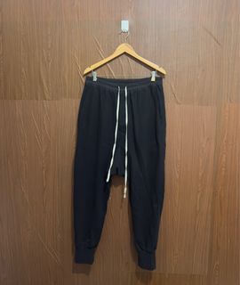 (Category: ) located in . Submitted by streetwear.collections (Listing ID 1317724283, Image 1). Description: .