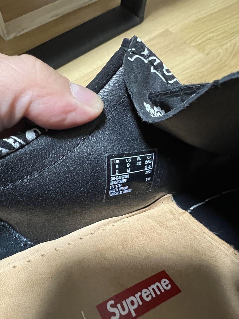 Supreme Clarks 19SS BANDANA WALLABEE Black Fesyen Pria Sepatu Sepatu Formal di Carousell