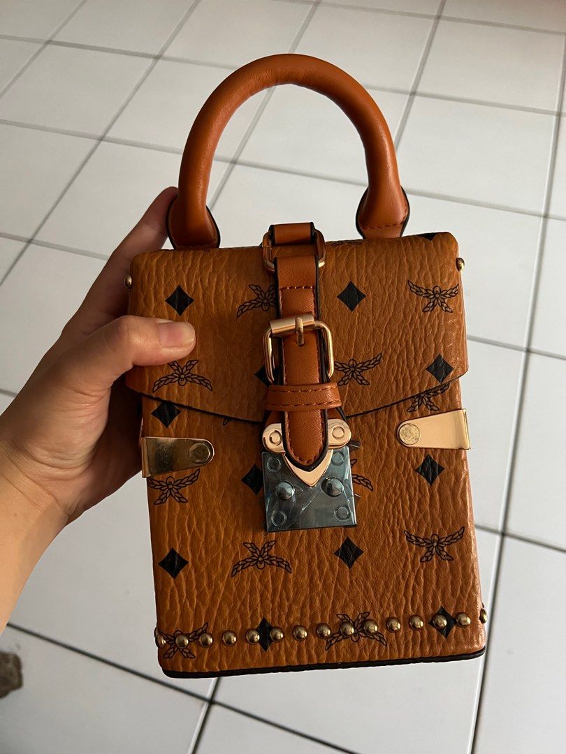 Tas MCM selempang