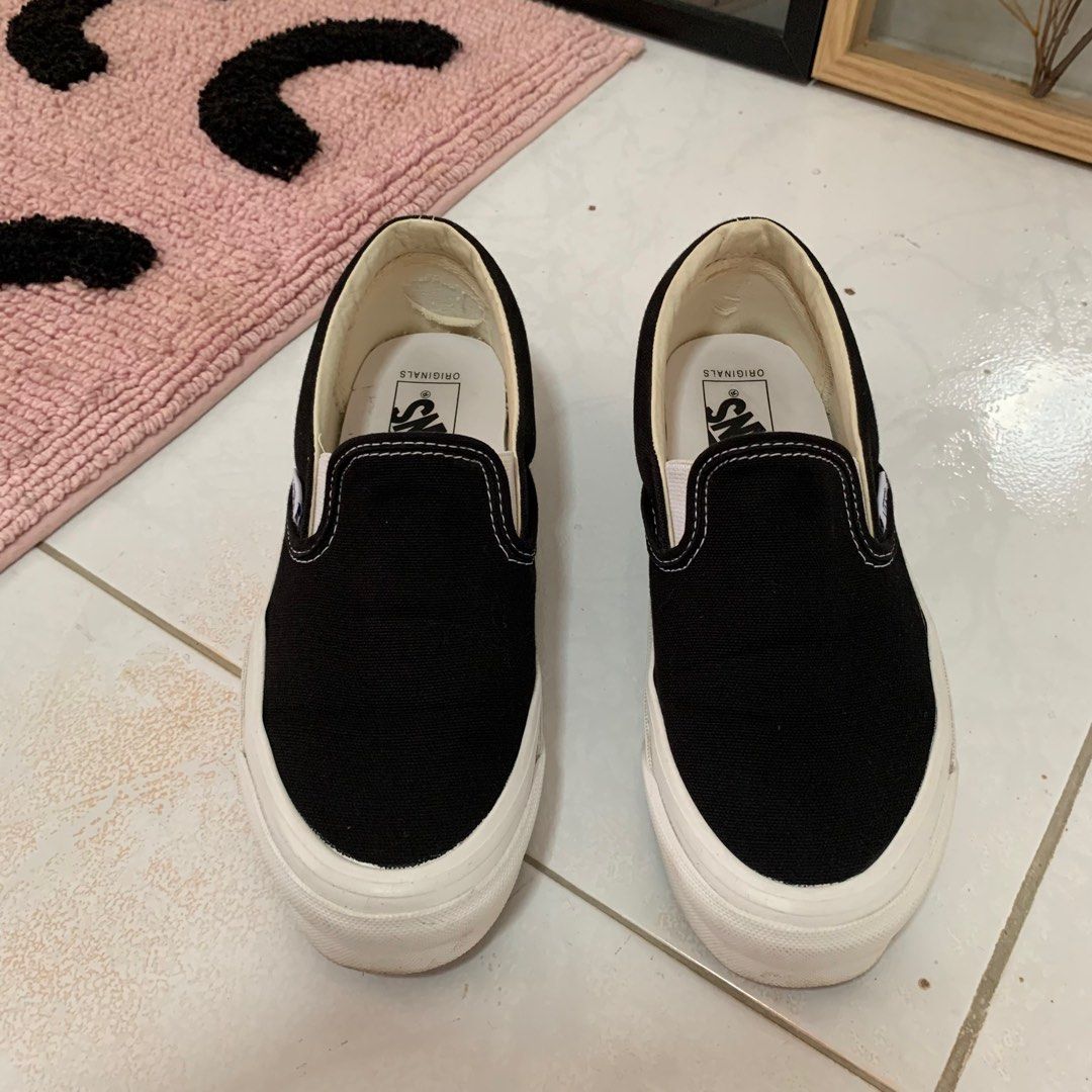 Vans vault og slip on black white on sale