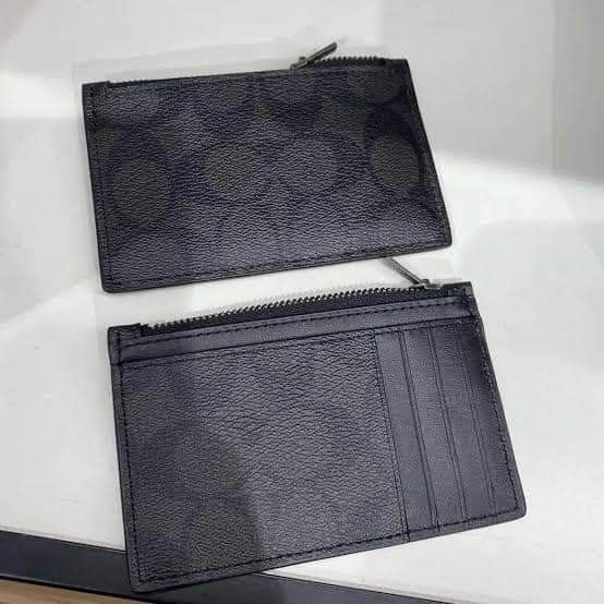 🇺🇲 Authentic Coach Card Holder Coin purse (Category: Luxury Bags & Wallets) located in Santa Cruz. Submitted by Authentic_Branded_Bags (Listing ID 1321096749, Image 1). Description: 9.