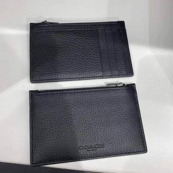 🇺🇲 Authentic Coach Card Holder Coin purse (Category: Luxury Bags & Wallets) located in Santa Cruz. Submitted by Authentic_Branded_Bags (Listing ID 1321096749, Image 2). Description: 9.