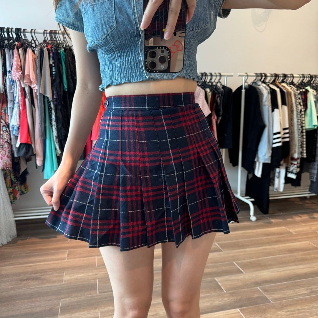 Red checkered pleated skirt discount