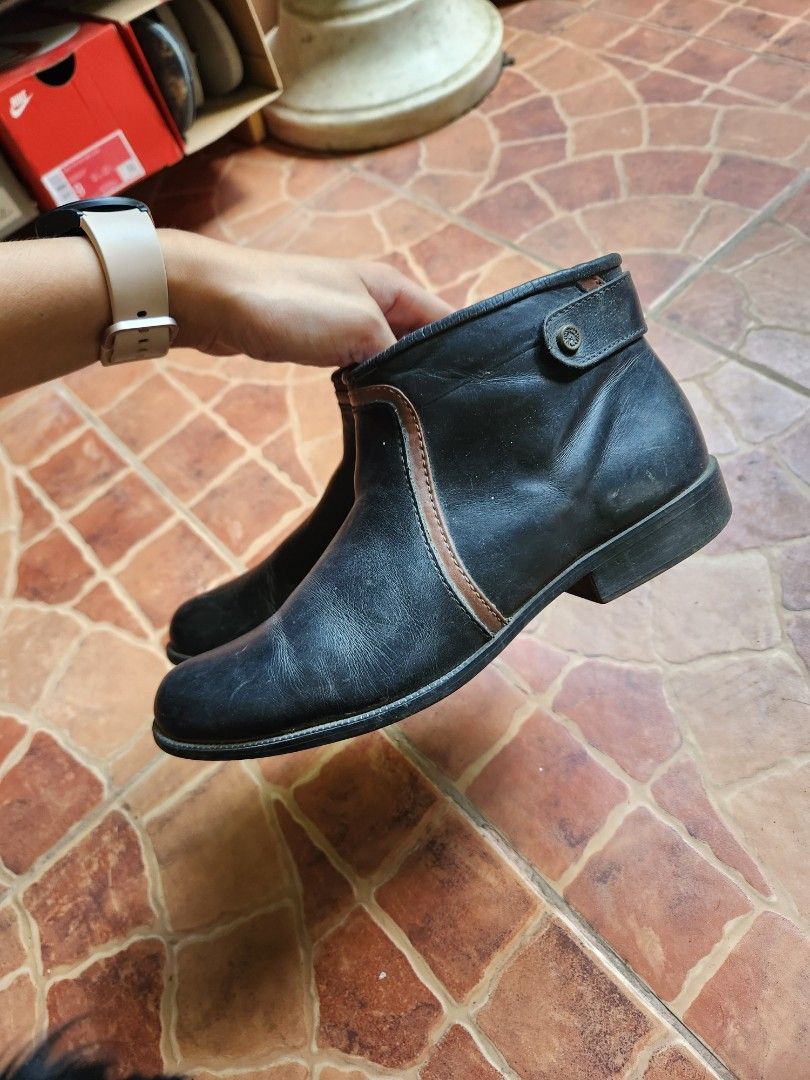 Anne Klein black boots (Category: Boots) located in Lingayen. Submitted by brulee21 (Listing ID 1321032828, Image 3). Description: .