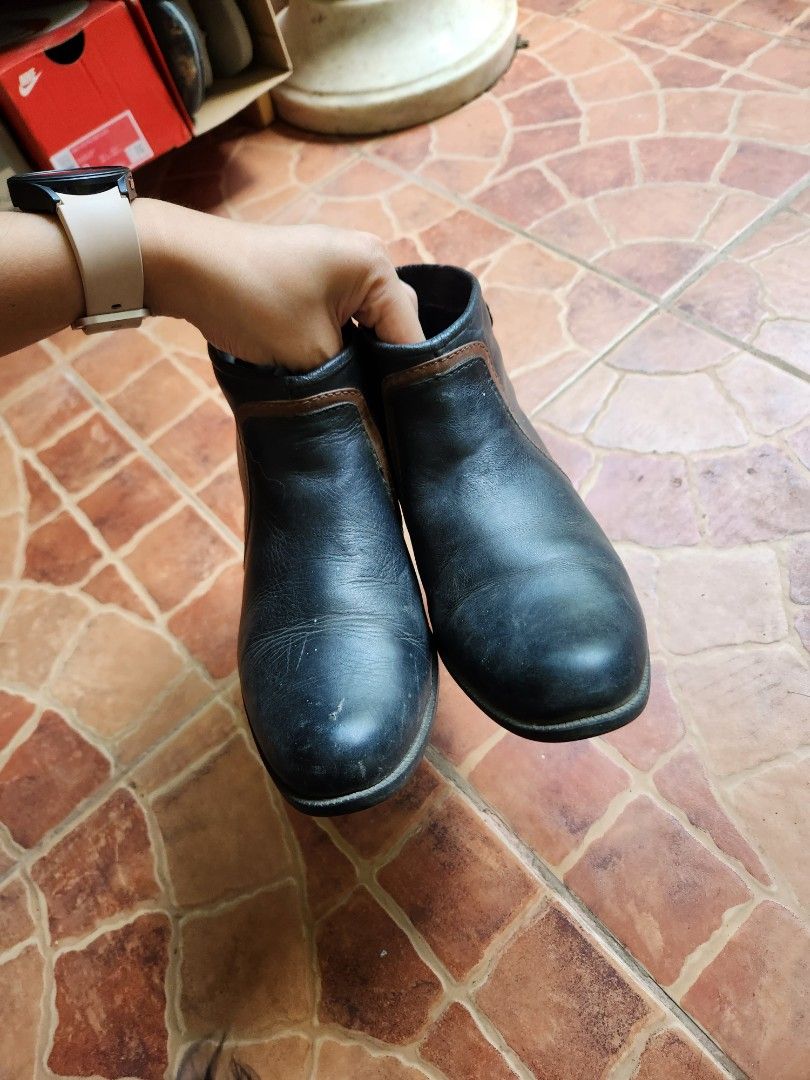 Anne Klein black boots (Category: Boots) located in Lingayen. Submitted by brulee21 (Listing ID 1321032828, Image 2). Description: .