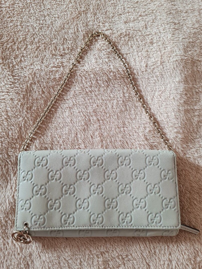 Authentic gucci guccissima wallet on chain (Category: Luxury Bags & Wallets) located in Makati City. Submitted by hangukanae (Listing ID 1321013191, Image 1). Description: Authentic! No flaw just not brand new condition No inclusions na. Thrown it away few years ago Do your research before buying. I dont do return or exchange. Lets not waste each other time. Badly need space to my closet LAST PRICE POSTED! I can do meet ups around greenbelt depen