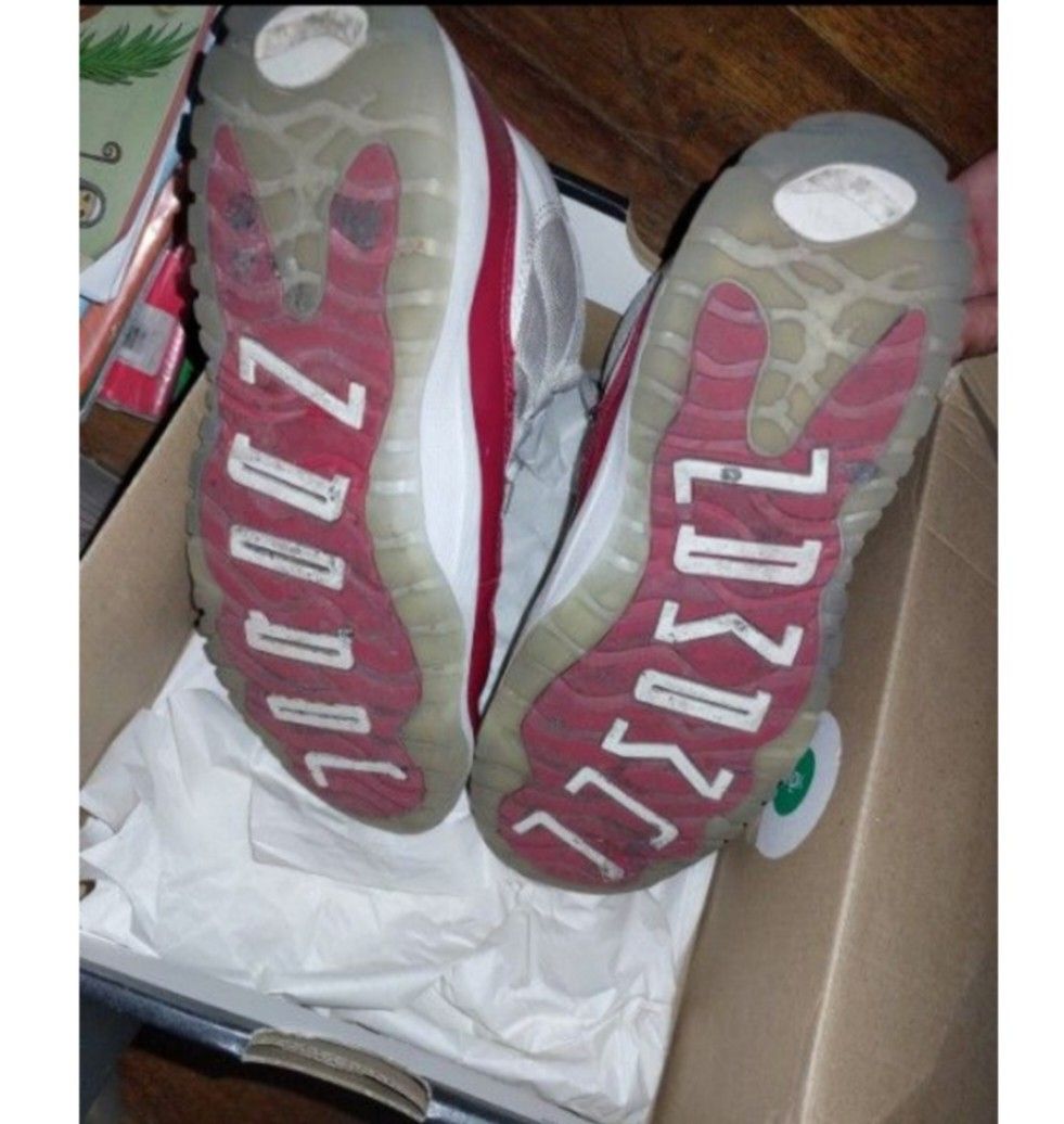 Authentic Jordan 11 cherry (Category: Babies & Kids Fashion) located in Manila. Submitted by zionzyrus (Listing ID 1320975366, Image 3). Description: just need a little cleaning with original box size 3y, fits 8-9years old.