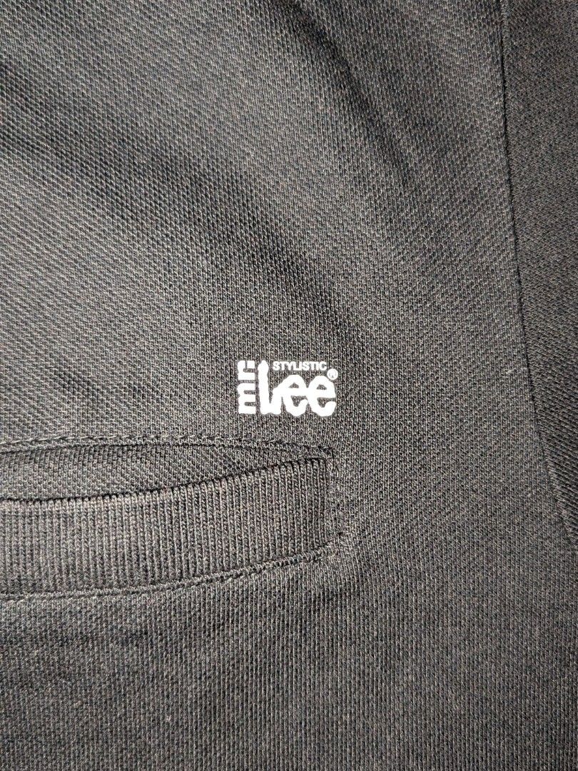 Lee Men's Polo Shirt (Black) (Category: Tshirts & Polo Shirts ) located in Manila. Submitted by nattyfinds (Listing ID 1320985057, Image 3). Description: L: 28.5 in W: 20.5 in Size on tag: XL ✅ Semi fit ✅ With pocket.