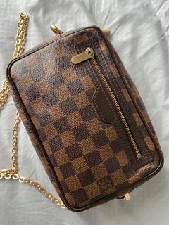 (Category: ) located in . Submitted by Pre_loved_ (Listing ID 1321056473, Image 1). Description: .