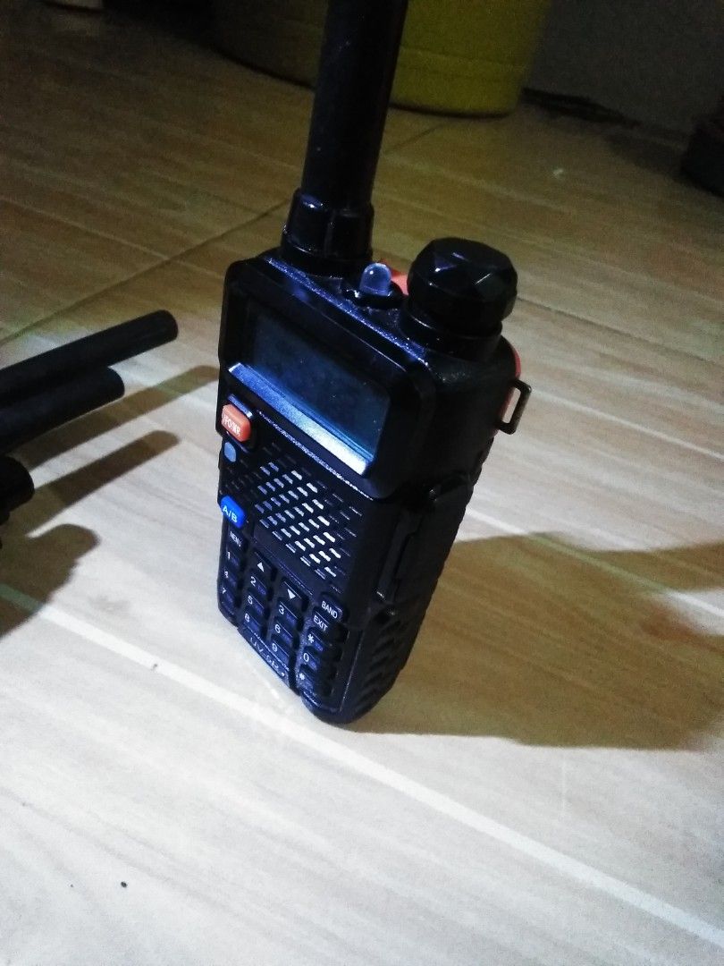 Baofeng uv 5r (Category: Walkie-Talkie) located in Pasay City. Submitted by davecruzparuhinog (Listing ID 1320960862, Image 3). Description: sariwa pa di masyado gngmit.lahat ng chanel malinaw.clear trans and receive.special ofer lang wala n fund kc.