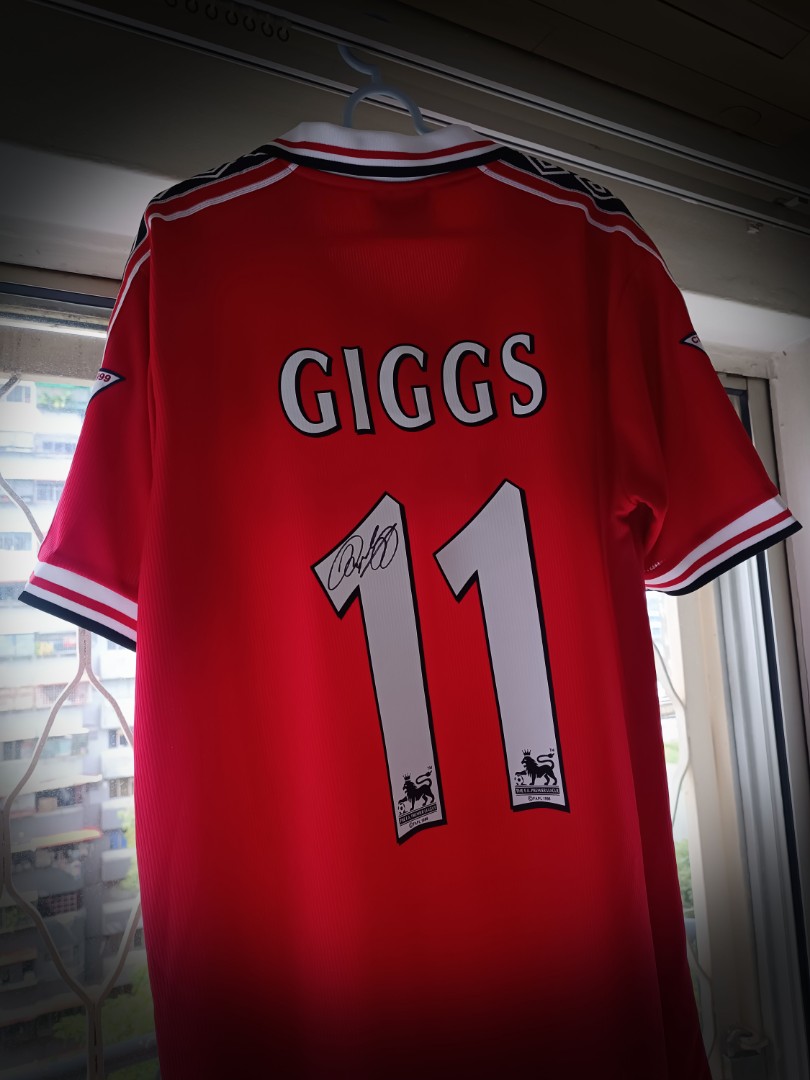 (Brandnew) Ryan Giggs Self Autographed MU Home Jersey with EPL CHAMP