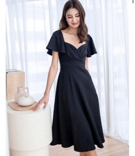 (Category: ) located in . Submitted by bulgingwardrobe (Listing ID 1321123133, Image 1). Description: .