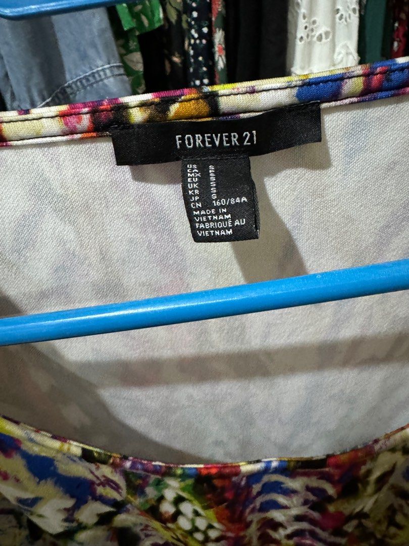 Forever 21 colorful dress (Category: Dresses) located in Cavite. Submitted by hardt0get (Listing ID 1321049406, Image 2). Description: Like new Used once only Stretch cotton .