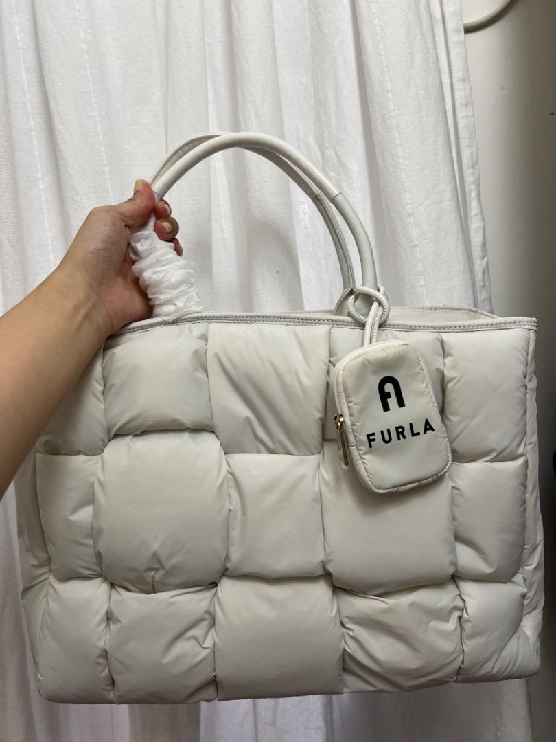 Furla Opportunity Tote Bag (Category: Tote Bags) located in Bulacan. Submitted by michie_chang (Listing ID 1321022186, Image 1). Description: onhand.