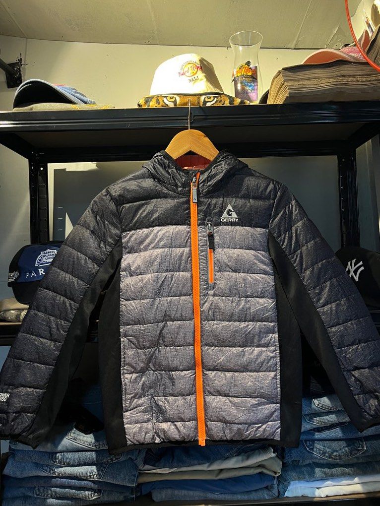 Gerry Light weight puffer jacket Men s Fashion Coats Jackets and Outerwear on Carousell