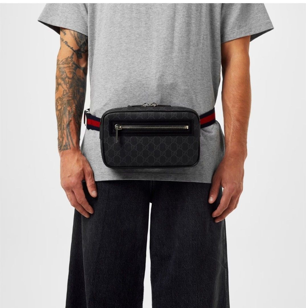 Gucci Supreme belt bag