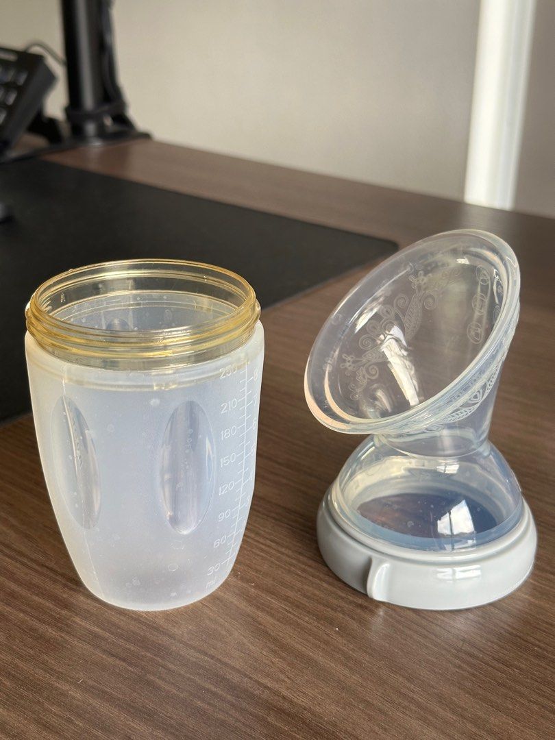 Haakaa Gen 3 Silicone Breast Pump 250mL (Category: Breastfeeding & Bottle Feeding) located in Quezon City. Submitted by alinmakesadeal (Listing ID 1321014161, Image 3). Description: -Gray color -No more box -With manual - Original price on Laz is Php 2260 - RFS: Selling this extra unit I own .