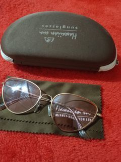 Hawaiian sunglass