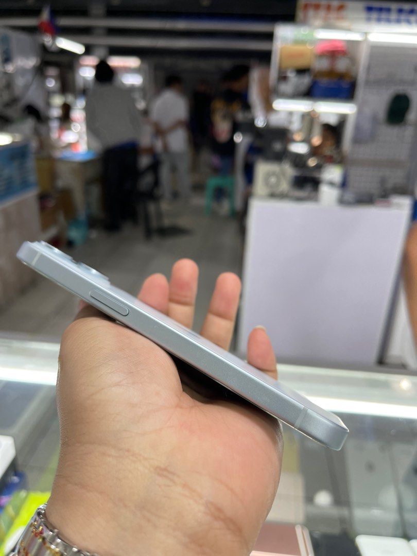 IPHONE 15 (Category: iPhone 15 Series) located in Manila. Submitted by farhanadau39938 (Listing ID 1321060506, Image 3). Description: IPHONE 15 •UNDER WARRANTY •SMART LOCK •NTC APPROVED •128GB •ORIGINAL •NO ISSUE •LEGIT •NO REPAIR HISTORY •GOOD AS NEW •99SMOOTH •NO REFURBISHED •FREE TREUTOOLS •UNLIRESET INCLUSION CASE TEMPERED GLASS CHARGER Follow us on tiktok: www.tiktok.com/@amrongadgethub We deliver right at your doorsteps! •Store Pick-UP •Cas