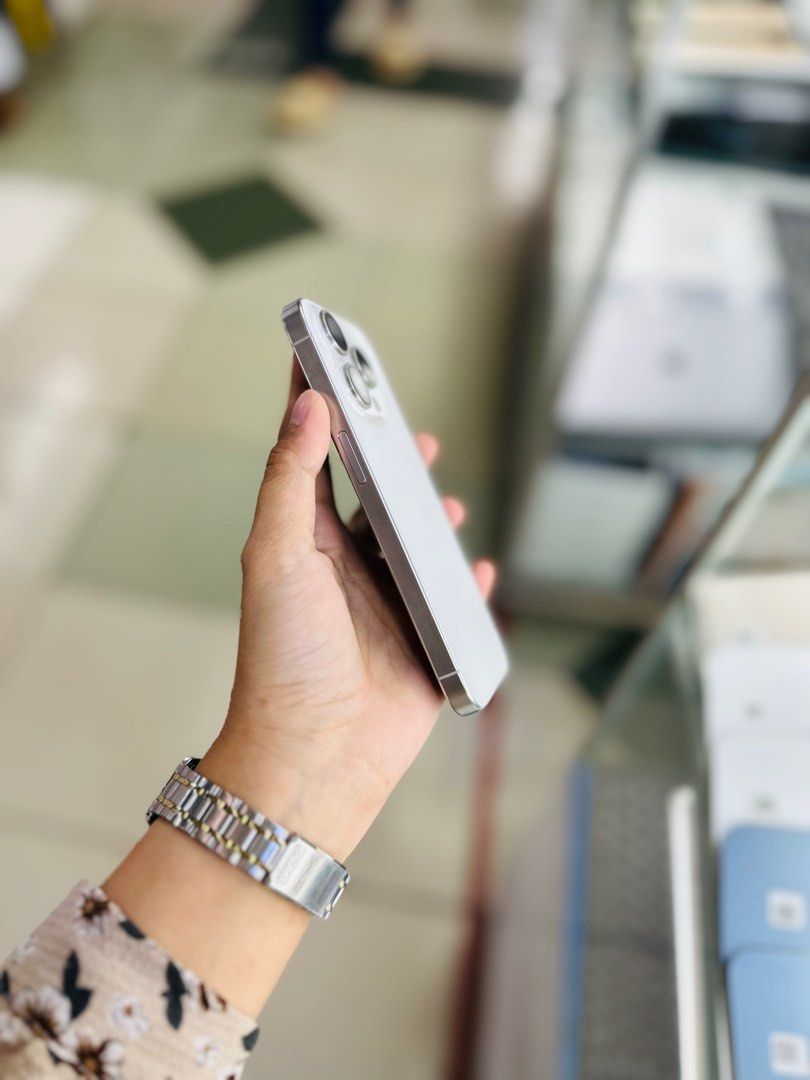 iPhone 15 Pro 256gb 97%bh Dualsim HK Variant (Category: iPhone 15 Series) located in San Juan City. Submitted by ainahgadgetsshop (Listing ID 1321102722, Image 2). Description: FOR SALE | TRADE / SWAP PASS SA MGA SCAMMERS / THIRD PARTY (RFS: Buy and Sell) IPHONE 15 PRO DUALSIM ⬇️DETAILS⬇️ •256 GB (Other storage is also available) •Dual (Other Variant is still available but price may vary) •White (Other color is also available but price may vary) 