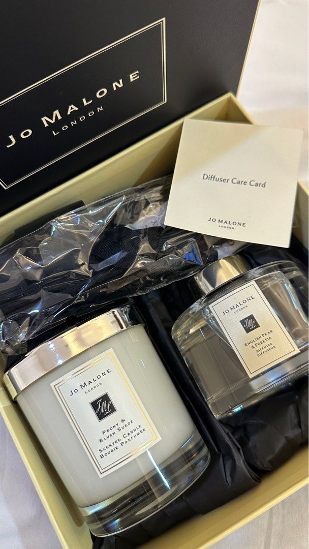 Jo Malone candle and diffuser (Category: Fragrance & Deodorants) located in Makati City. Submitted by shopauthenticdesigner (Listing ID 1320965336, Image 1). Description: Genuine Jo Malone candle and diffuser, ideal for gifting..