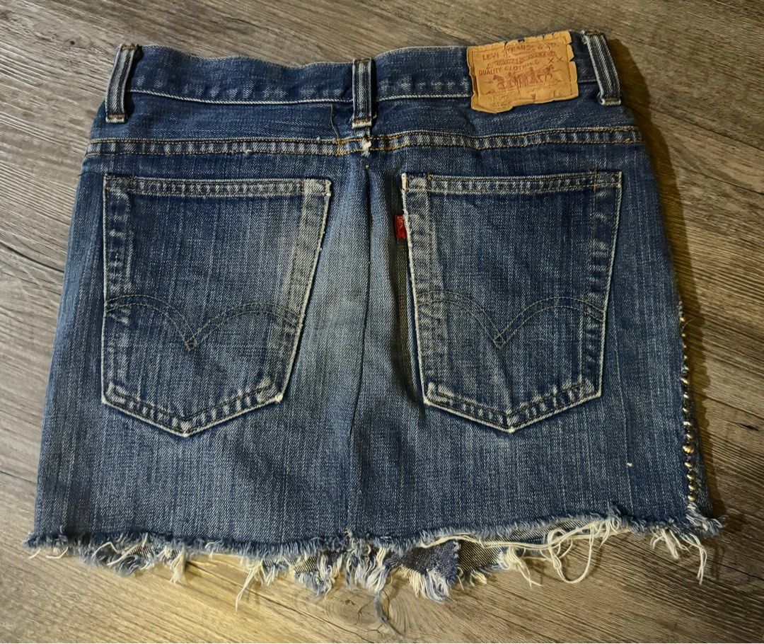 Levi's ripped skirt store