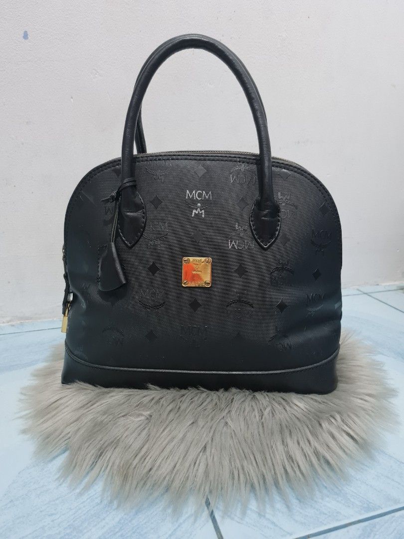 Mcm alma bag 2025