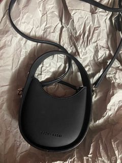 (Category: ) located in . Submitted by thrift.thrivespace (Listing ID 1321098940, Image 1). Description: .