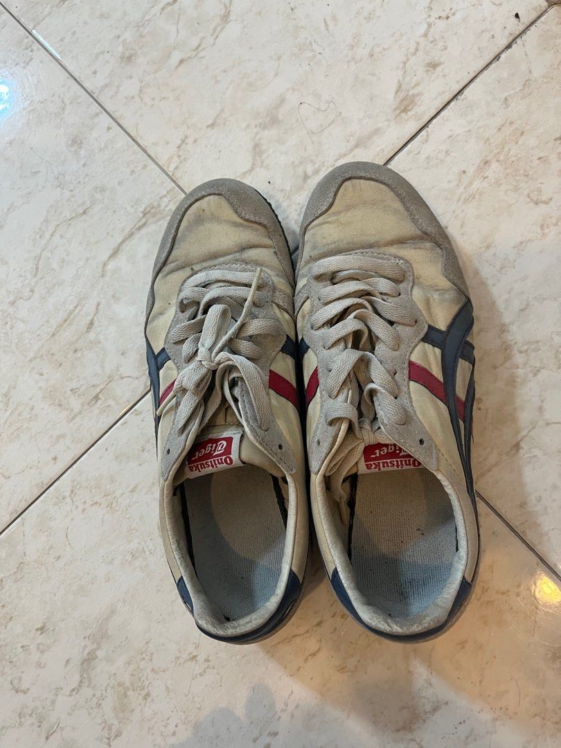 Onitsuka Tiger sneakers (Category: Sneakers) located in Singapore. Submitted by stephaniegoay (Listing ID 1321083633, Image 2). Description: Still in good condition, just needed some cleaning..