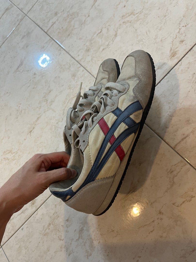 Onitsuka Tiger sneakers (Category: Sneakers) located in Singapore. Submitted by stephaniegoay (Listing ID 1321083633, Image 3). Description: Still in good condition, just needed some cleaning..