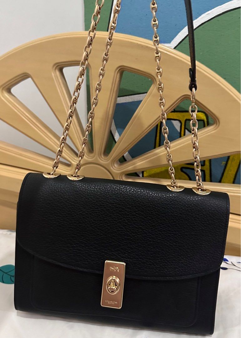 Original Coach convertible bag (Category: Cross-body Bags) located in Naguilian. Submitted by mariveld (Listing ID 1320970617, Image 2). Description: .
