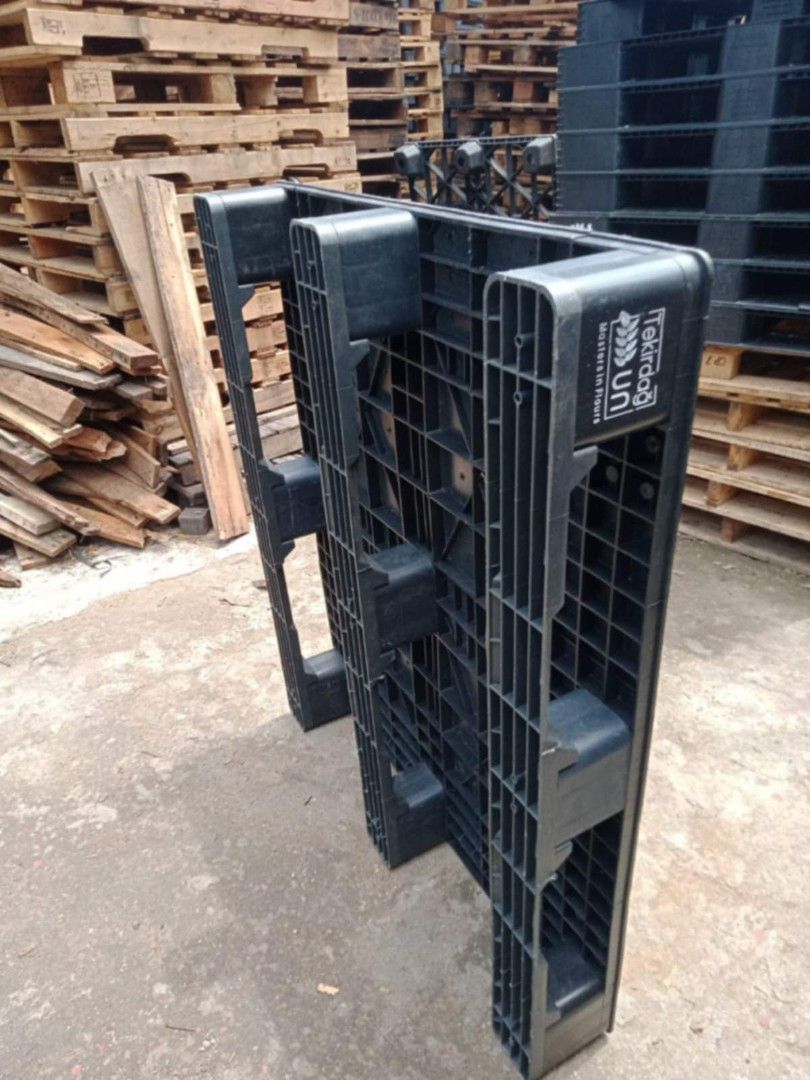 Plastic pallet (Category: Industrial Equipment) located in Caloocan City. Submitted by lizamachad65865 (Listing ID 1321123892, Image 2). Description: FS, plastic &wood pallet direct supplier here for those interested kindly pm us!!.