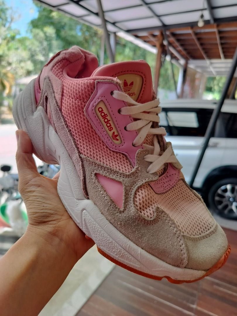 Sepatu Sneaker Adidas Falcon True Pink Size Ukuran 37 Prelove