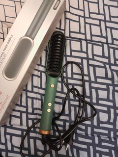 Straight Comb, Beauty & Personal Care, Hair on Carousell