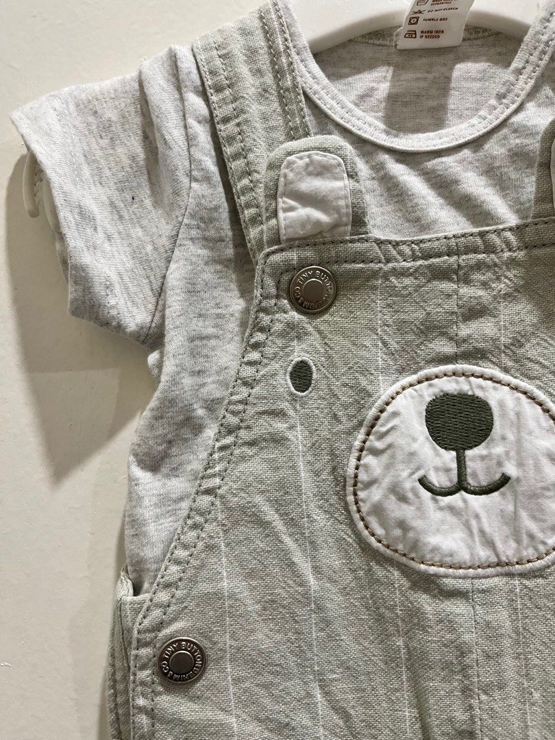 Tiny Button Dungaree with Tee (Category: Babies & Kids Fashion) located in Seremban. Submitted by ainonpreloved (Listing ID 1320972691, Image 3). Description: - Used once only - A set of dungaree with tshirt inside from Tiny Button - Size 0-3 months - I washed with baby laundry detergent only. - Normal price RM89. Selling it for RM50 bcs the set still look new & in tip top condition..