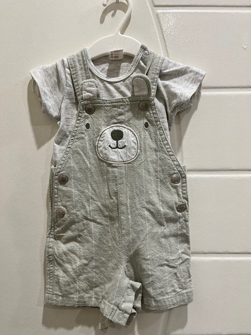 Tiny Button Dungaree with Tee (Category: Babies & Kids Fashion) located in Seremban. Submitted by ainonpreloved (Listing ID 1320972691, Image 1). Description: - Used once only - A set of dungaree with tshirt inside from Tiny Button - Size 0-3 months - I washed with baby laundry detergent only. - Normal price RM89. Selling it for RM50 bcs the set still look new & in tip top condition..