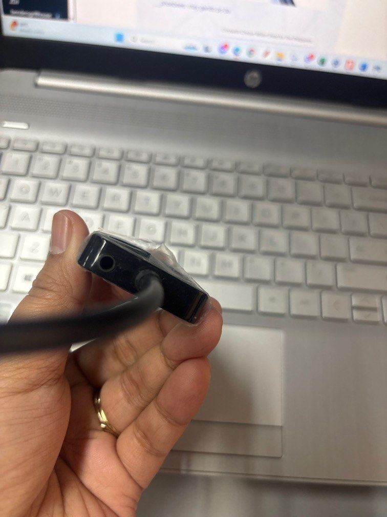 VGA HDMI Power Cable Microphone (Category: Computer Parts) located in Quezon City. Submitted by rhonadc (Listing ID 1291515142, Image 3). Description: VGA to HDMI connector VGA to VGA Power Cable Microphone with connector HMDI male to VGA female.